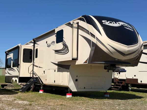2021 Grand Design Solitude 385GK fifth wheel for sale at Triple C Camper Consignment in Kentuckiana — photo 2 of 2