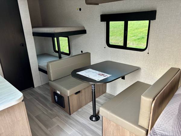 2025 Starcraft AR-ONE 177BH (NEW) travel trailer for sale at Triple C Camper Consignment in Kentuckiana — photo 7 of 9