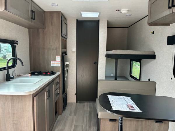 2025 Starcraft AR-ONE 177BH (NEW) travel trailer for sale at Triple C Camper Consignment in Kentuckiana — photo 8 of 9