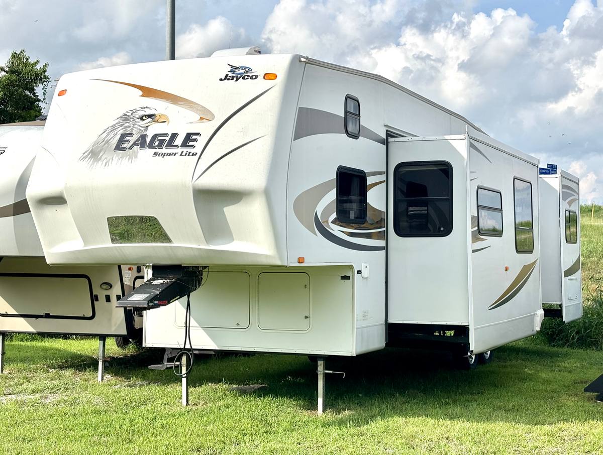 2010 Jayco Eagle 31.5FBHS Quad Bunkroom — photo 1