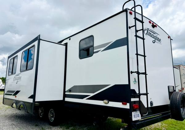 2021 Grand Design Imagine 2800BH Bunkhouse — photo 4