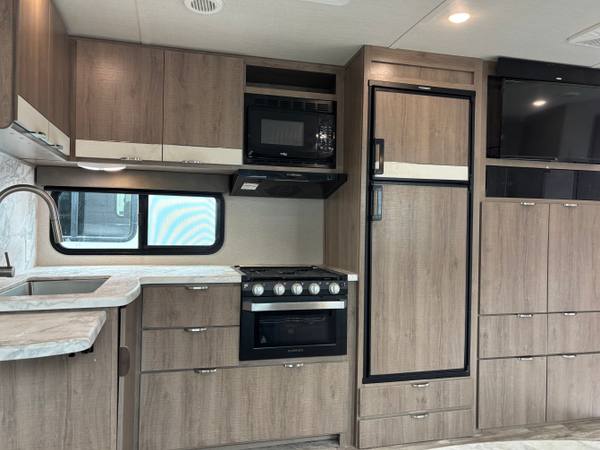 2021 Grand Design Imagine 2800BH Bunkhouse — photo 11