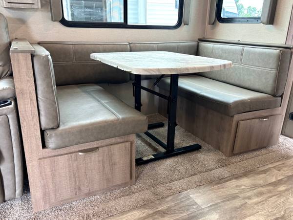 2021 Grand Design Imagine 2800BH Bunkhouse — photo 12