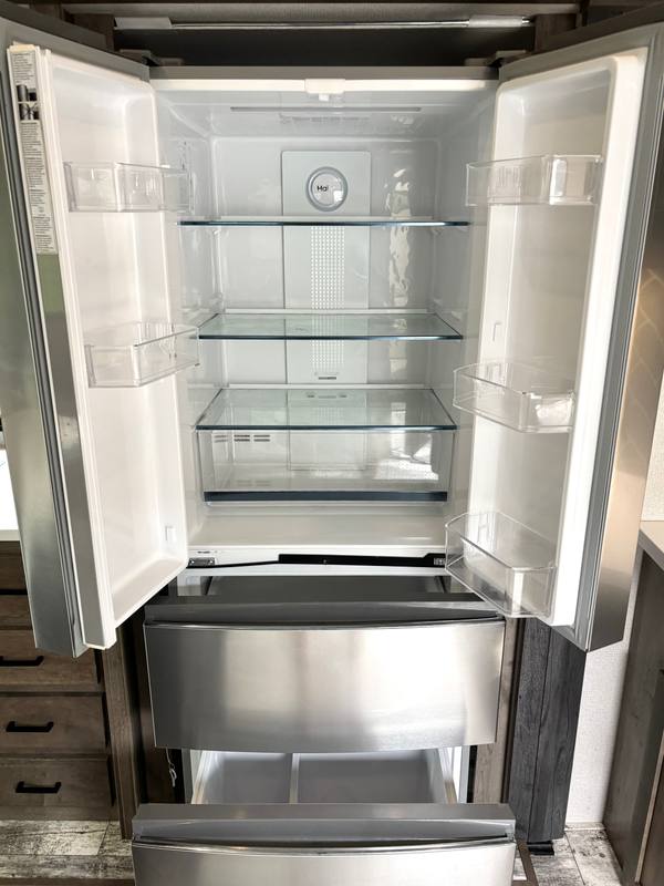 2021 Keystone Sprinter Limited 3190RLS Rear Living — photo 9