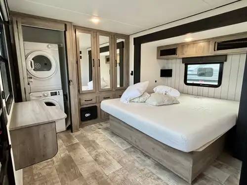 2025 Palomino Puma Destination 403LFT — photo 7