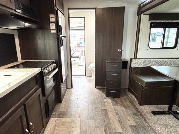 2020 Keystone Springdale Tailgator Toyhauler 32TH 12ft Garage — photo 11