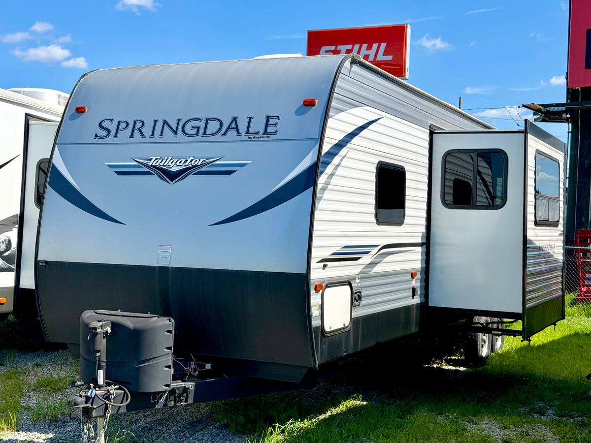 2020 Keystone Springdale Tailgator Toyhauler 32TH 12ft Garage — photo 1