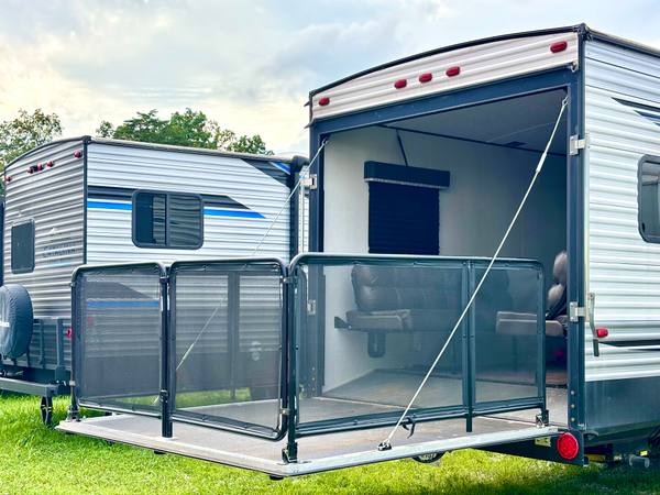 2020 Keystone Springdale Tailgator Toyhauler 32TH 12ft Garage — photo 4