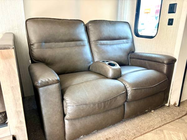 2023 Palomino Puma 28BHSS Bunkhouse — photo 10