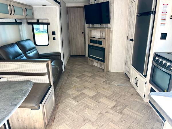 2023 Palomino Puma 28BHSS Bunkhouse — photo 9