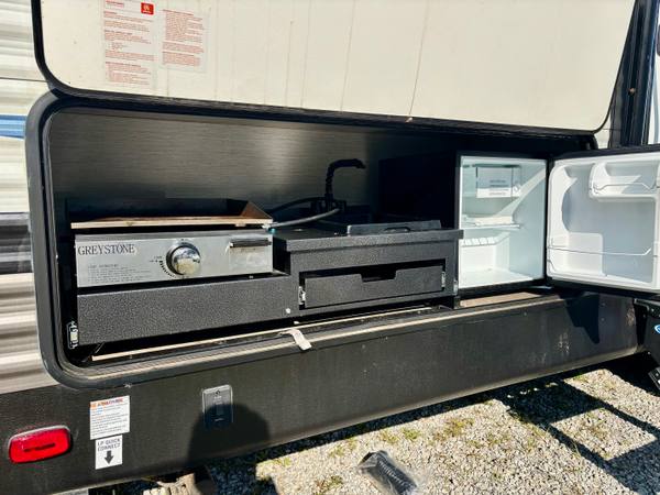 2023 Palomino Puma 28BHSS Bunkhouse — photo 7