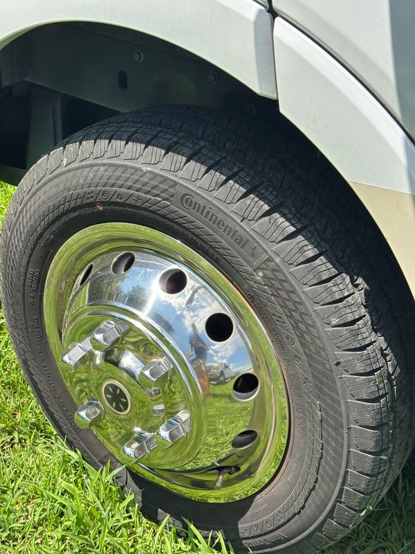 2017 Thor Compass 23TR 350HD PowerStroke TurboDiesel — photo 10