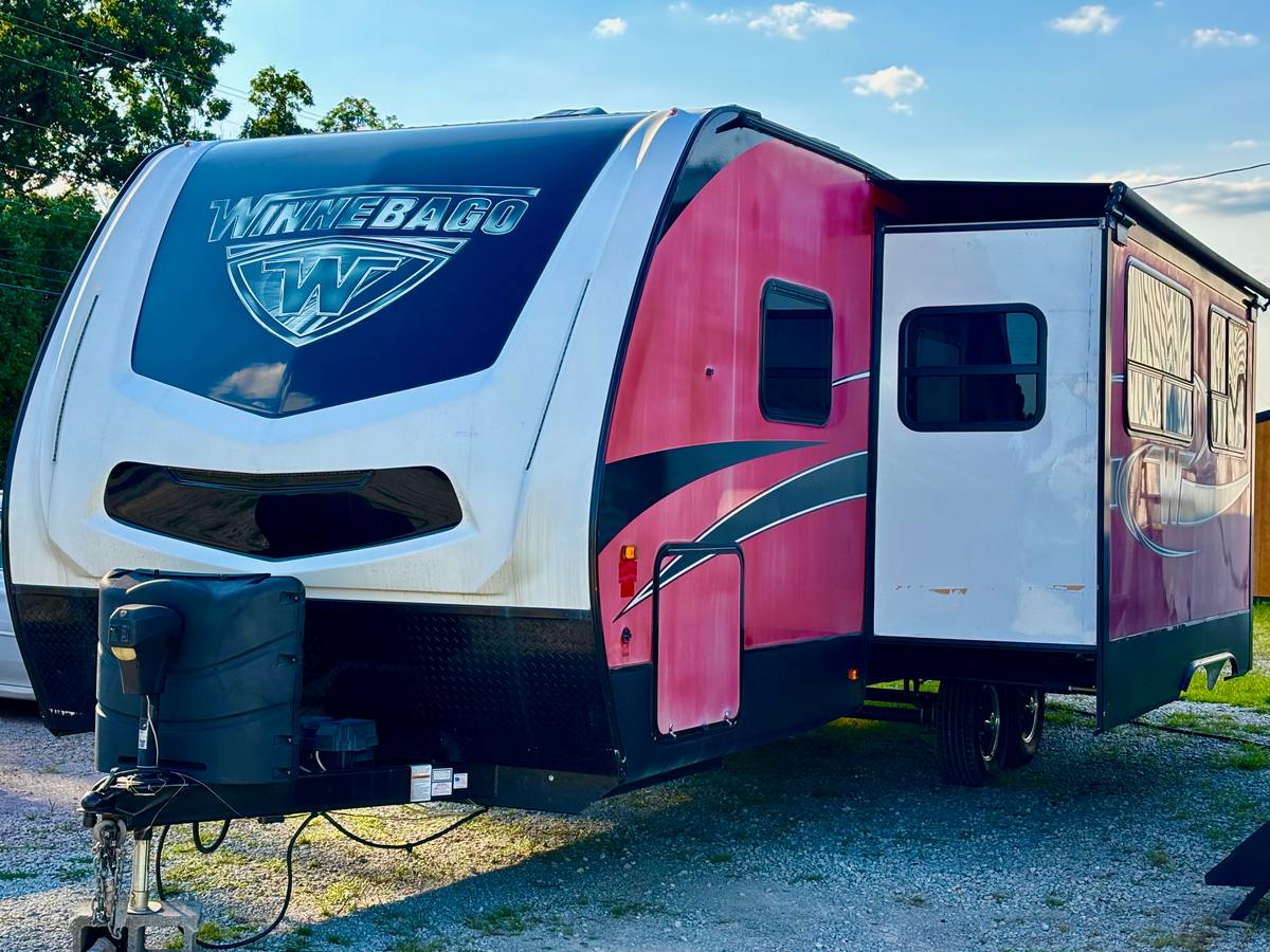 2018 Winnebago Mini Plus 27BHSS Bunkhouse — photo 1