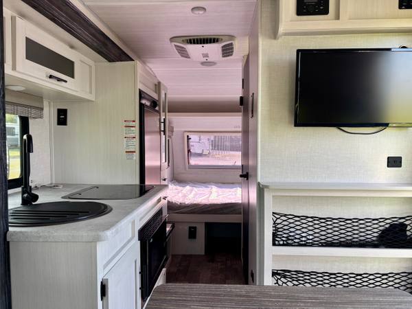 2022 Forest River R-Pod 190 — photo 9