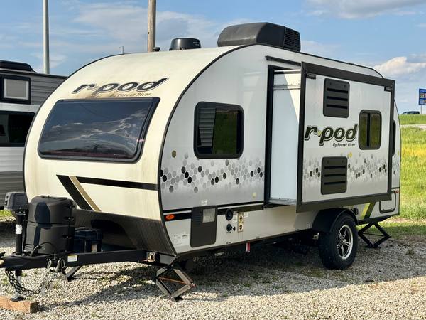 2022 Forest River R-Pod 190 — photo 2