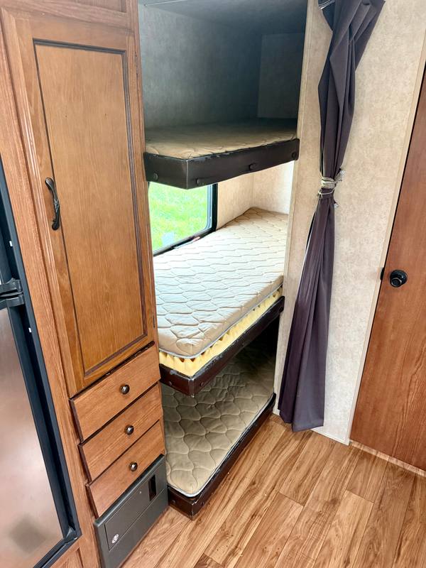 2013 Forest River Salem 26TPUD Triple Bunk — photo 12