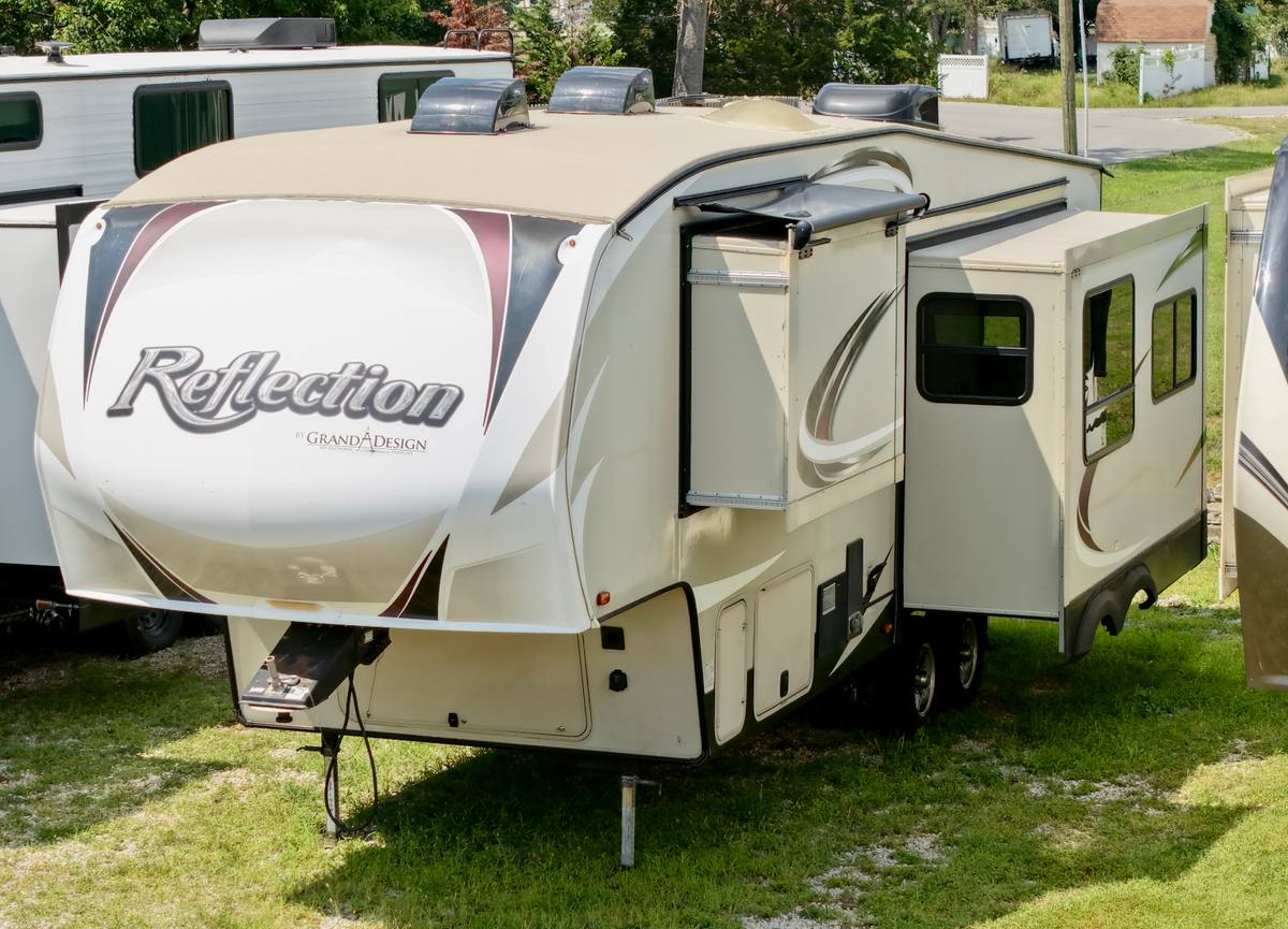 2017 Grand Design Reflection 29RS Full-Time Ready fifth wheel for sale at Triple C Camper Consignment in Kentuckiana — photo 1 of 12