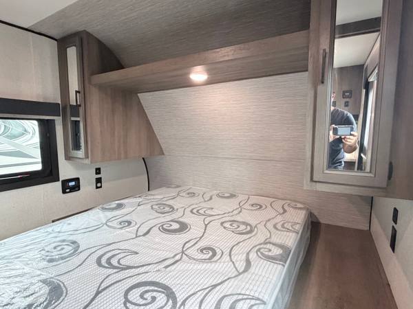 2022 Highland Ridge Olympia 26BHS Bunkhouse — photo 8