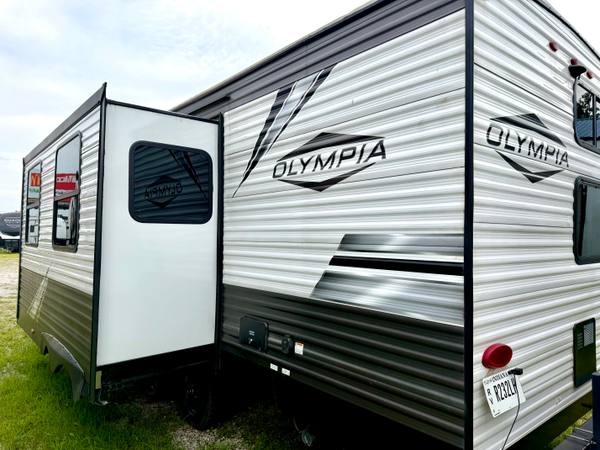 2022 Highland Ridge Olympia 26BHS Bunkhouse — photo 4