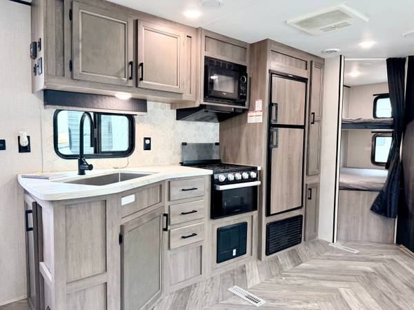 2022 Highland Ridge Olympia 26BHS Bunkhouse — photo 12
