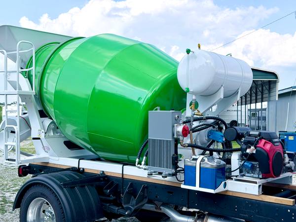 2025 Ram 5500 Concrete Mixer 2yd — photo 6