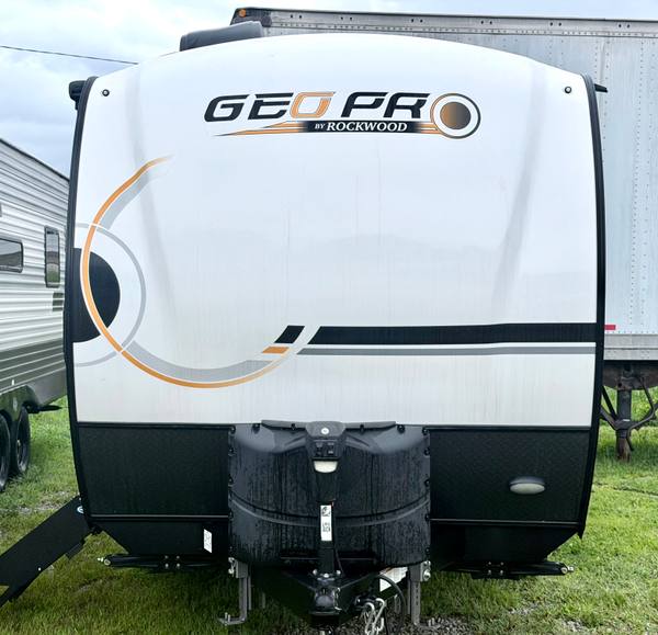 2022 Rockwood Geo Pro G15TB Front Kitchen — photo 2