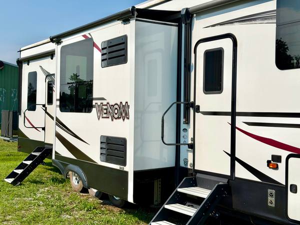 2021 KZ Venom 4114TK 14ff Garage — photo 11