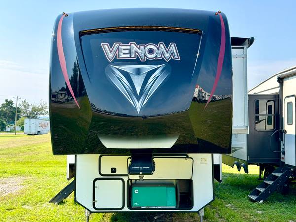 2021 KZ Venom 4114TK 14ff Garage — photo 2