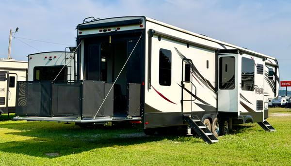 2021 KZ Venom 4114TK 14ff Garage — photo 7