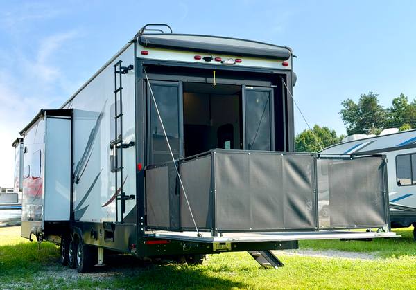 2021 KZ Venom 4114TK 14ff Garage — photo 10