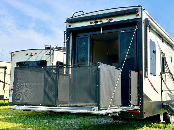 2021 KZ Venom 4114TK 14ff Garage — photo 8