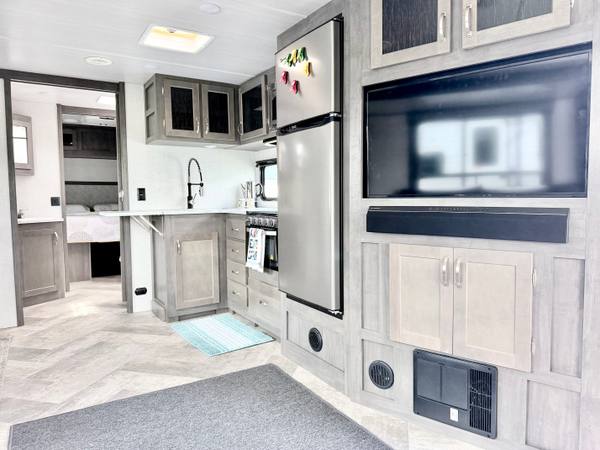 2021 East to West Alta 2850KRL travel trailer for sale at Triple C Camper Consignment in Kentuckiana — photo 11 of 12
