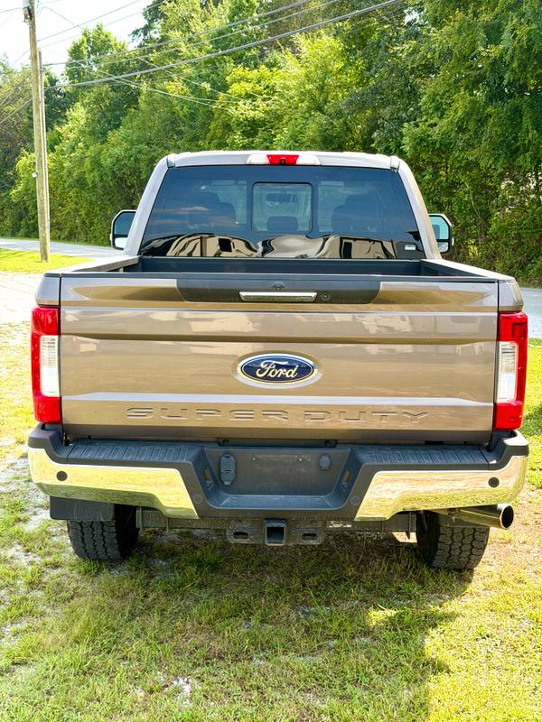 2018 Ford F-250 Super Duty XLT vehicle for sale at Triple C Camper Consignment in Kentuckiana — photo 6 of 12