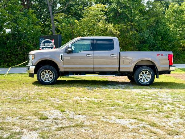 2018 Ford F-250 Super Duty XLT vehicle for sale at Triple C Camper Consignment in Kentuckiana — photo 7 of 12