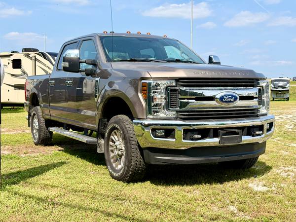 2018 Ford F-250 Super Duty XLT vehicle for sale at Triple C Camper Consignment in Kentuckiana — photo 4 of 12