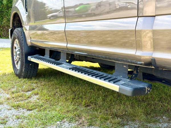2018 Ford F-250 Super Duty XLT vehicle for sale at Triple C Camper Consignment in Kentuckiana — photo 8 of 12