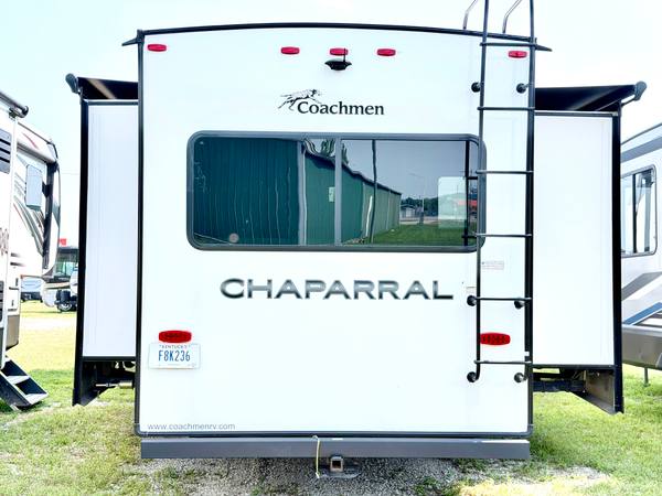 2023 Coachmen Chaparral 298RLS Rear Living — photo 4