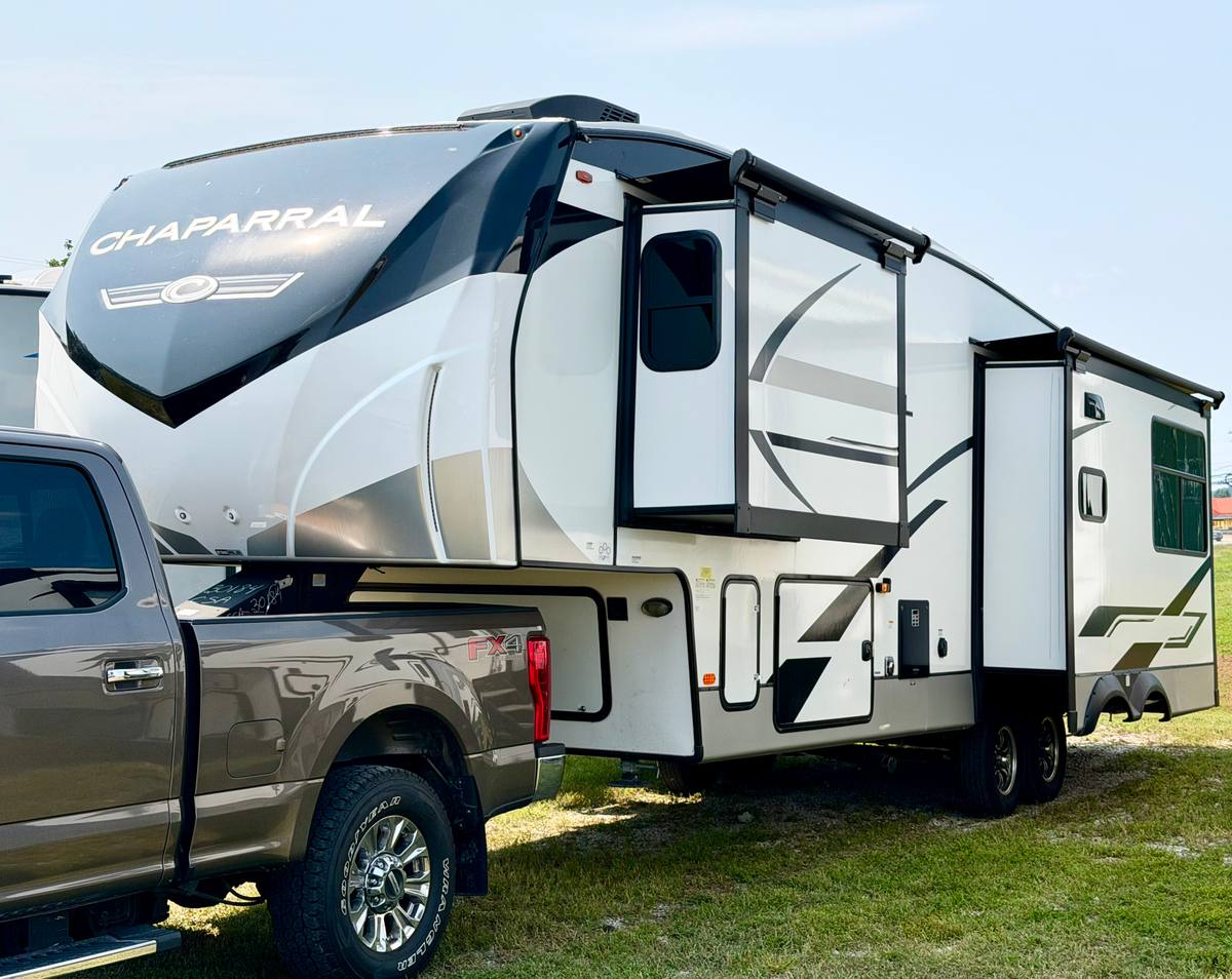 2023 Coachmen Chaparral 298RLS Rear Living — photo 1