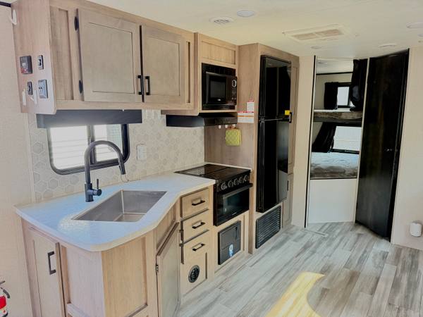 2024 Starcraft Autumn Ridge 26BHS Like-New Bunkhouse — photo 6