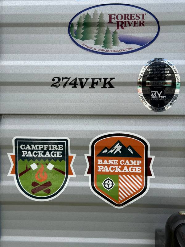 2021 Cherokee Limited 274VFK Front Kitchen travel trailer for sale at Triple C Camper Consignment in Kentuckiana — photo 8 of 12