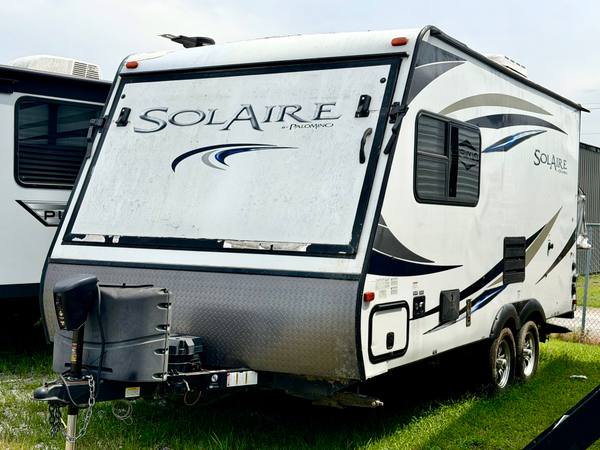 2018 Palomino Solaire Hybrid 163X travel trailer for sale at Triple C Camper Consignment in Kentuckiana — photo 2 of 12