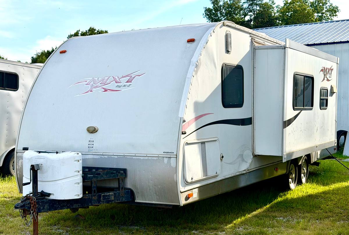 2010 KZ MXT ToyHauler 264 toy hauler for sale at Triple C Camper Consignment in Kentuckiana — photo 1 of 12