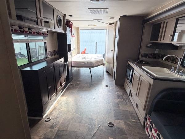 2010 KZ MXT ToyHauler 264 toy hauler for sale at Triple C Camper Consignment in Kentuckiana — photo 11 of 12