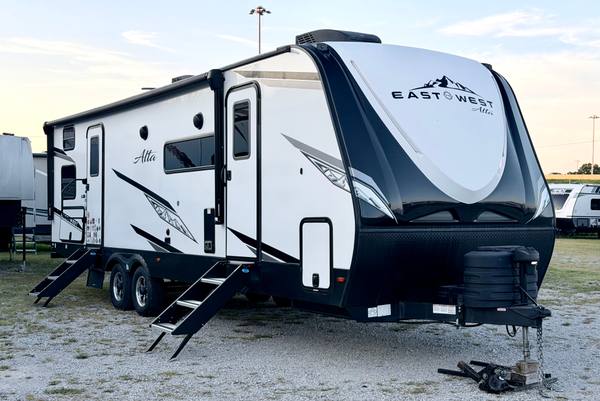 2023 East to West Alta 2800KBH travel trailer for sale at Triple C Camper Consignment in Kentuckiana — photo 2 of 12