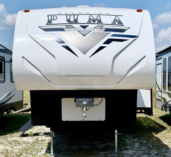 2021 Palomino Puma 289BHS Bunkroom fifth wheel for sale at Triple C Camper Consignment in Kentuckiana — photo 2 of 12