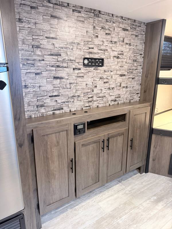 2021 Primetime Avenger 27DBH Private Bunkroom travel trailer for sale at Triple C Camper Consignment in Kentuckiana — photo 11 of 12
