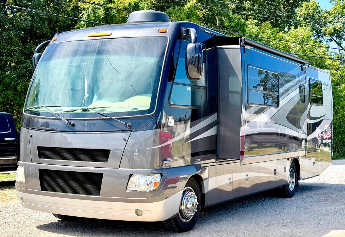 2011 Four Winds Senora Diesel 31V class a motorhome for sale at Triple C Camper Consignment in Kentuckiana — photo 1 of 12