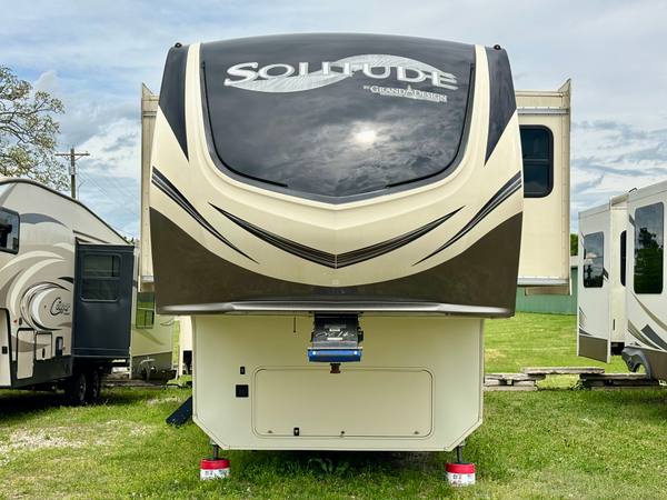 2021 Grand Design Solitude 385GK Rear Living — photo 2