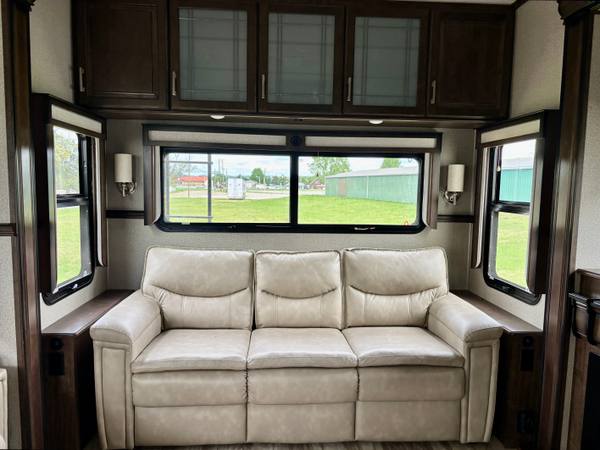 2021 Grand Design Solitude 385GK Rear Living — photo 11