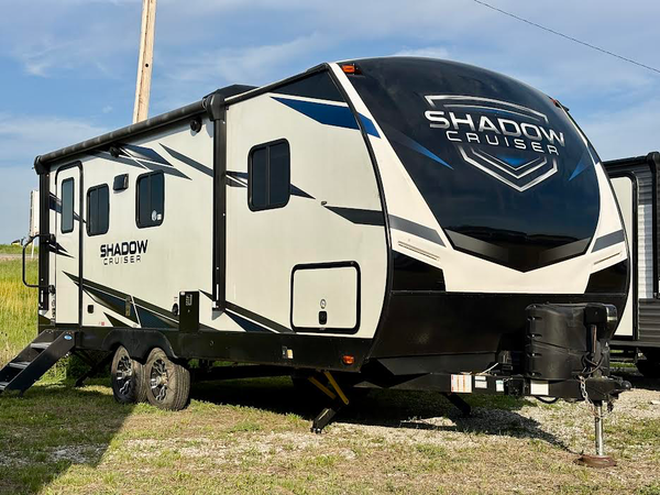 2022 Cruiser RV Shadow Cruiser 225RBS Rear Bath — photo 2